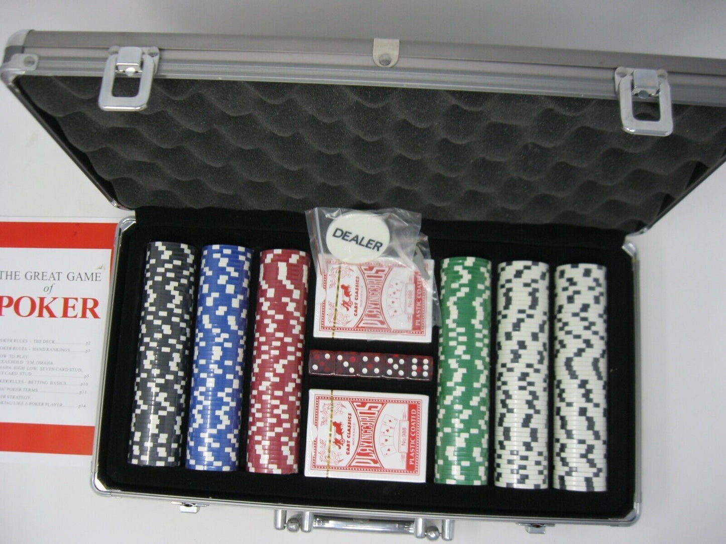 Poker Set in Aluminum Kit