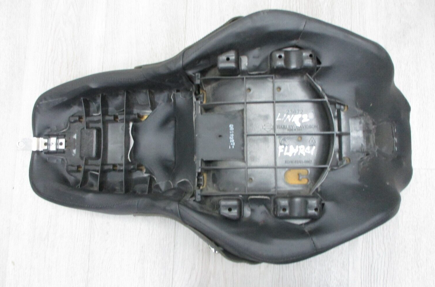 Harley-Davidson FLHRC '09-'10 Seat 52329-09