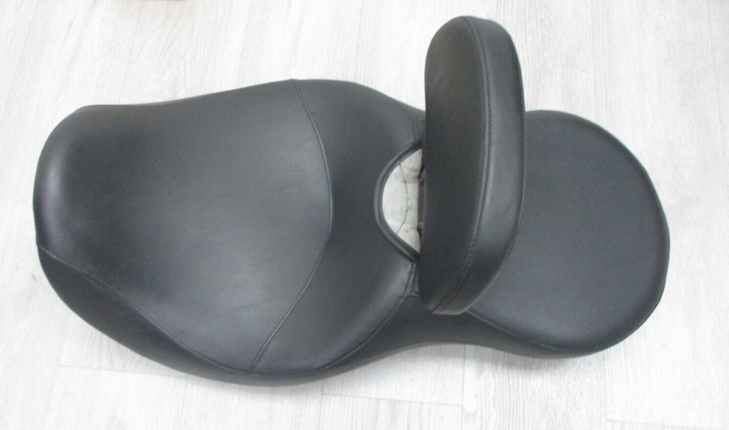 Harley-Davidson Signature Series Rider Seat with Backrest 52000015