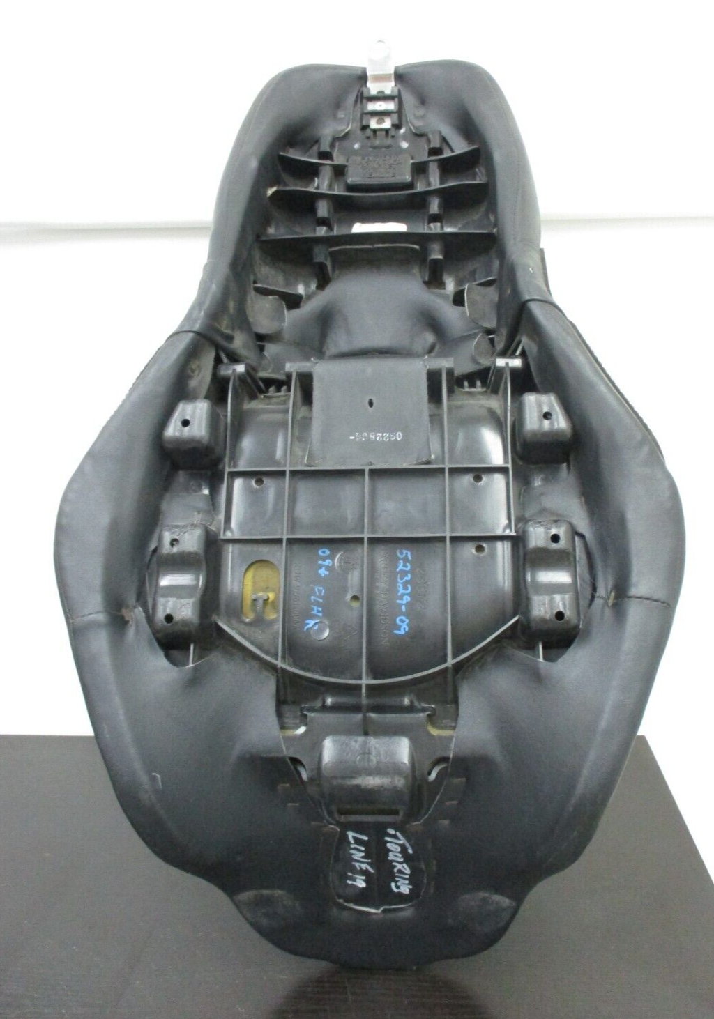 Harley-Davidson FLHRC '09-'10 Seat 52329-09/B