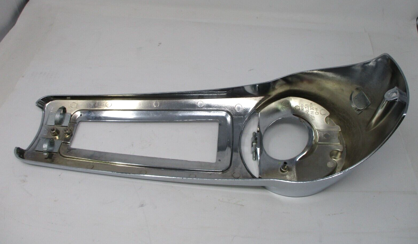 Harley Davidson OEM FLHT/FLTR '08-later  Chrome Fuel Tank Console Dash 61270-08