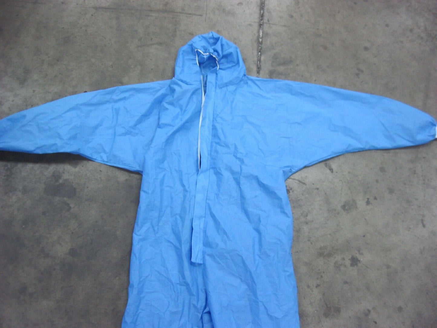 SINGLE BLUE SMS ENVIRONMENTAL CLEANUP / PAINT SUIT WITH HOOD SIZE XL