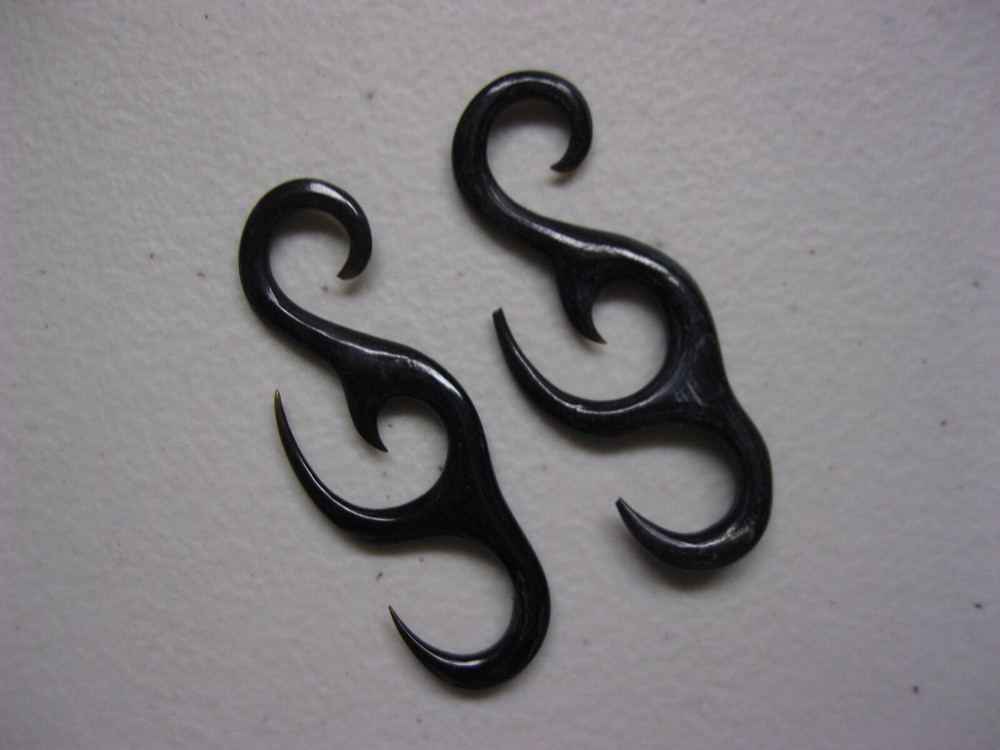 BROWN/BLACK BUFFLO HORN GAUGE EXPANDER TRIBAL HOOK EARRINGS