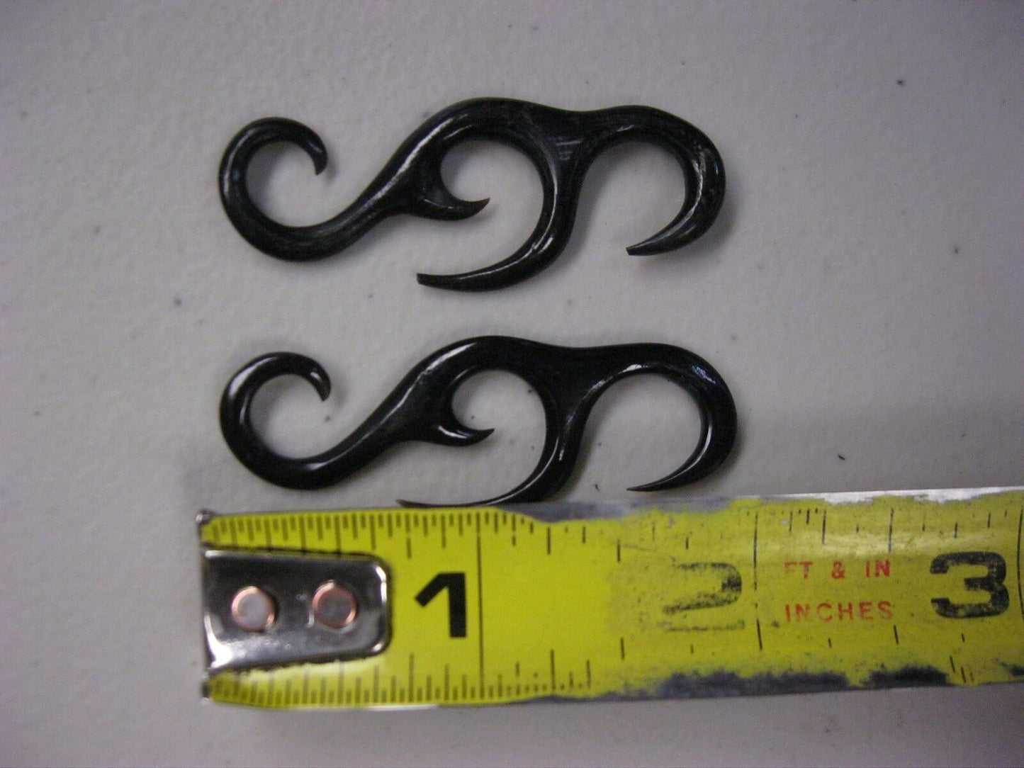 BROWN/BLACK BUFFLO HORN GAUGE EXPANDER TRIBAL HOOK EARRINGS