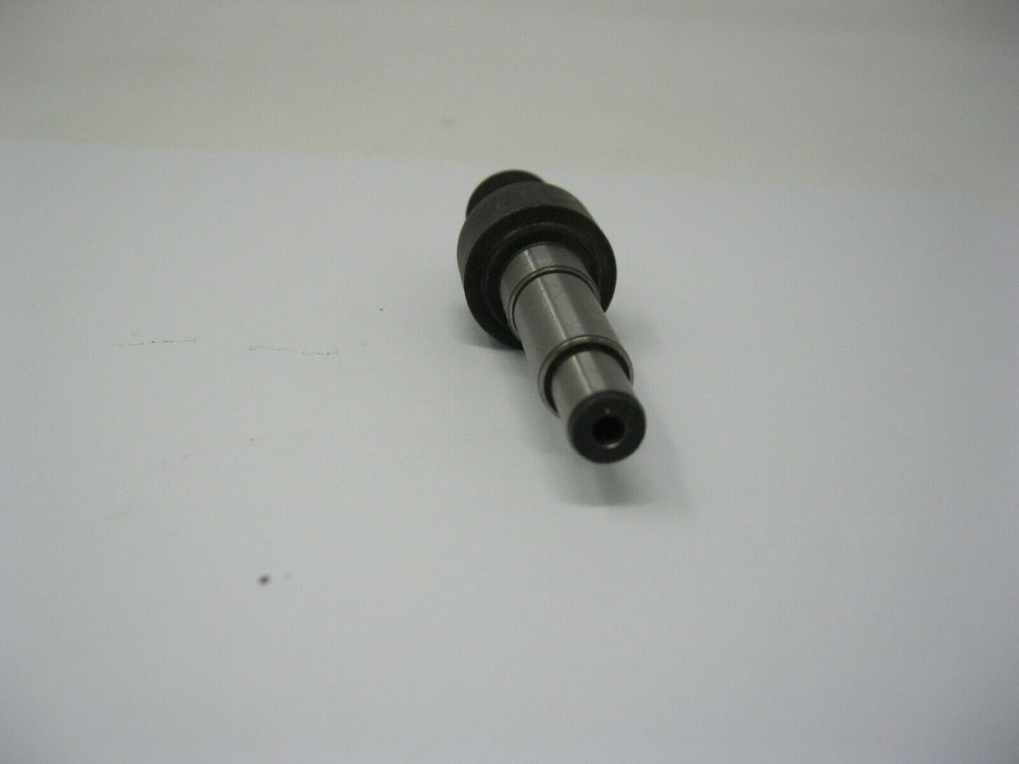 DeWALT OEM Spindle 653526-00