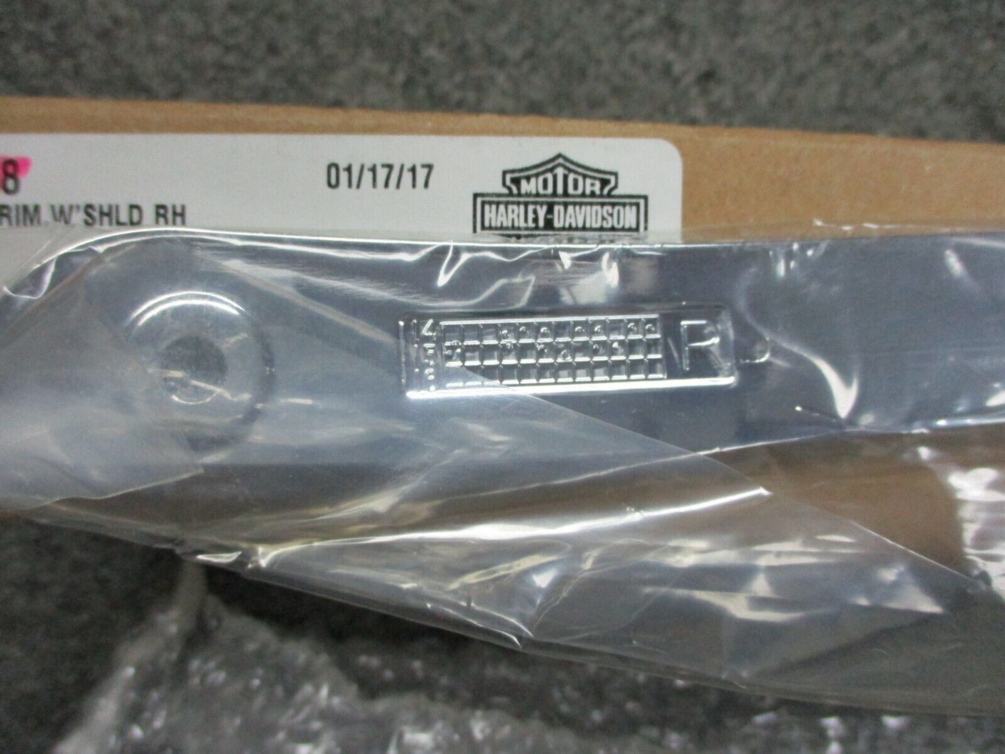 Harley Davidson OEM Chrome FLTR CVO Chrome Windshield Right Trim  57400268