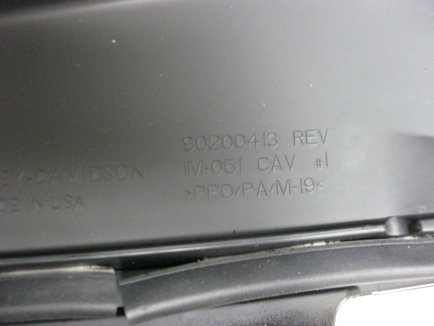 Harley-Davidson OEM Left Saddlebag Lid Vivid Black 90200413 2014-Later