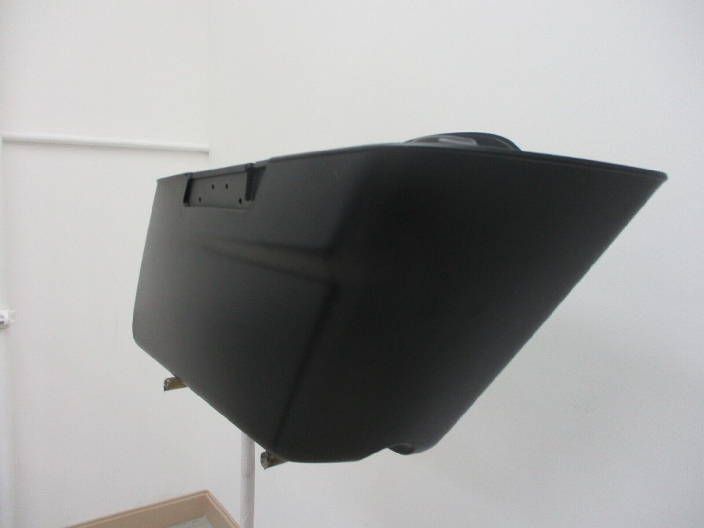 Harley Davidson OEM RH Saddlebag BLACK  90200412 2014-Later