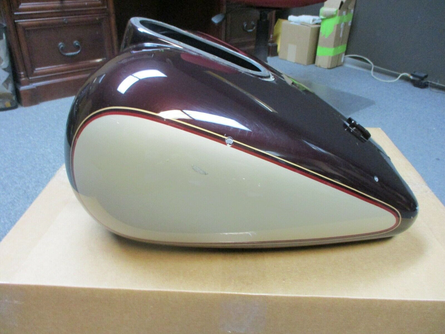 Harley Davidson OEM FLHTCUI Ultra / Electra Fuel Tank Midnight Red 61356-05BPR