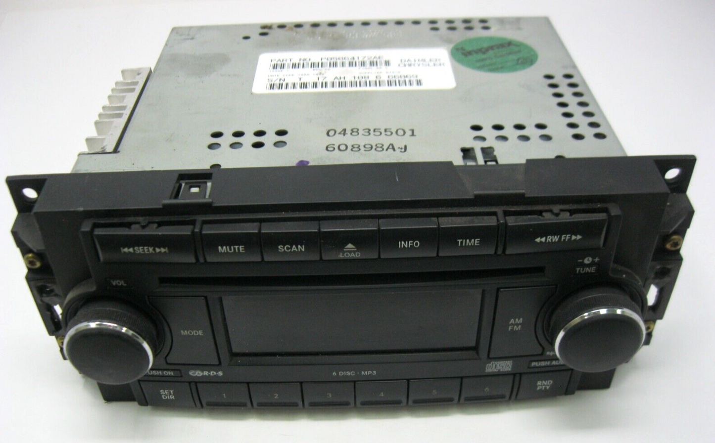 Daimler Chrysler OEM 6 Disc CD, MP3, AM, FM Stereo P05064172AE