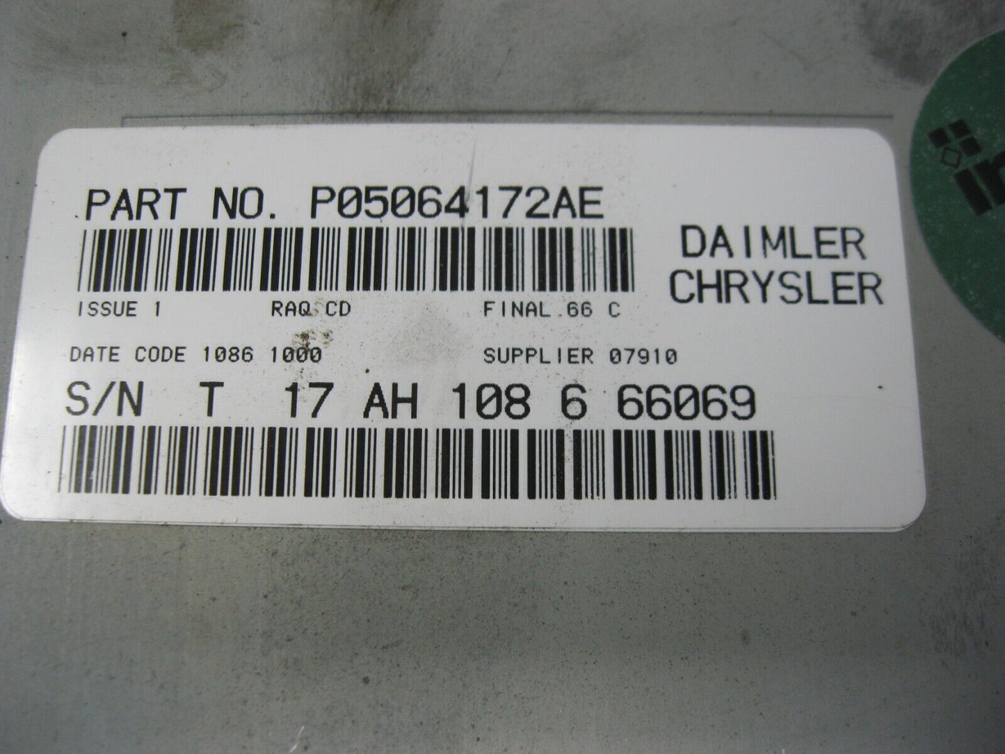 Daimler Chrysler OEM 6 Disc CD, MP3, AM, FM Stereo P05064172AE