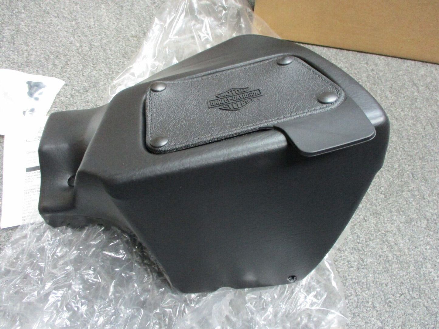 Harley Davidson OEM FLT Touring Right Storage Box Lower Fairing 58688-89A