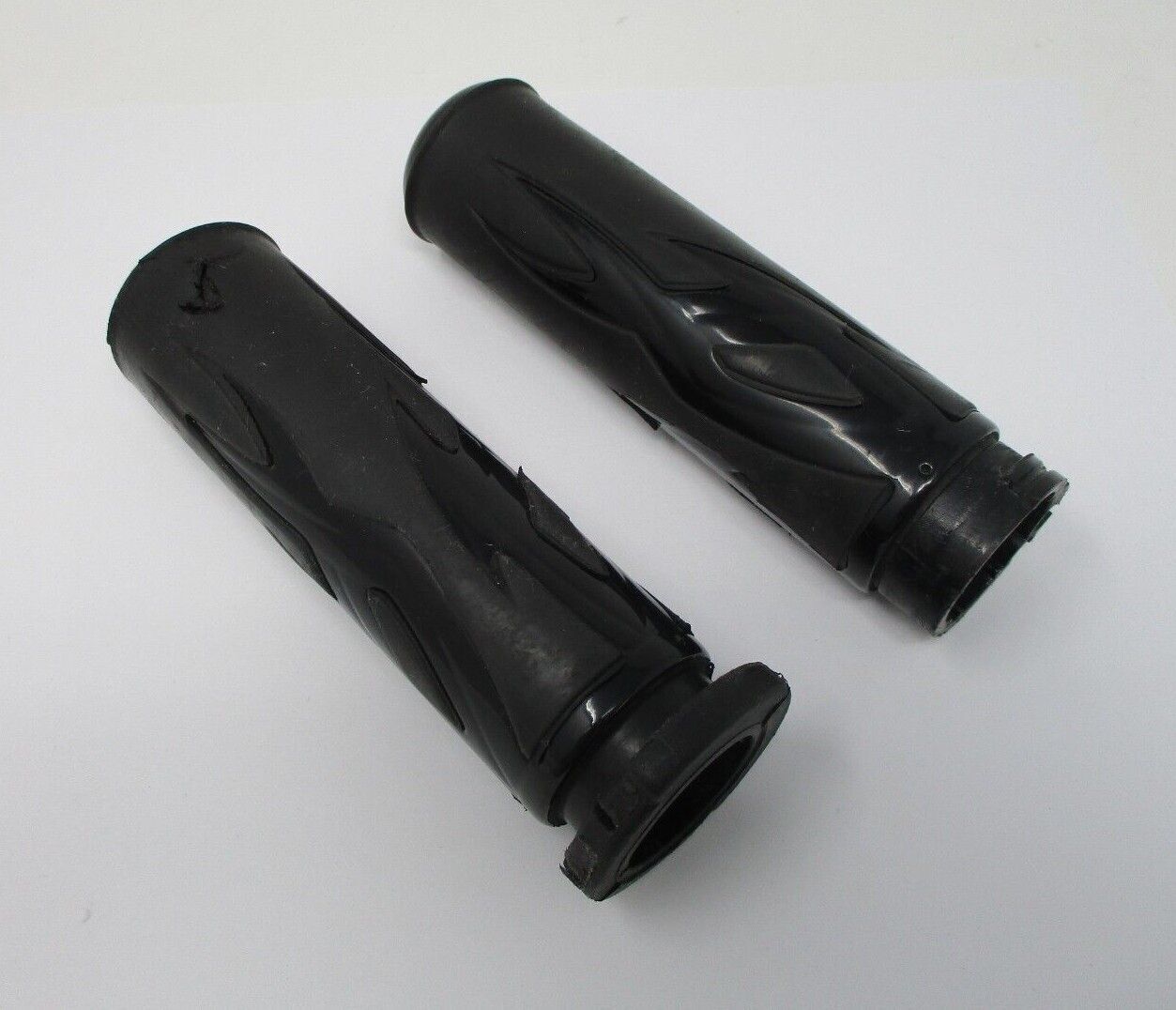 Harley Davidson Compatible Black Tribal/Flame Cable Grips