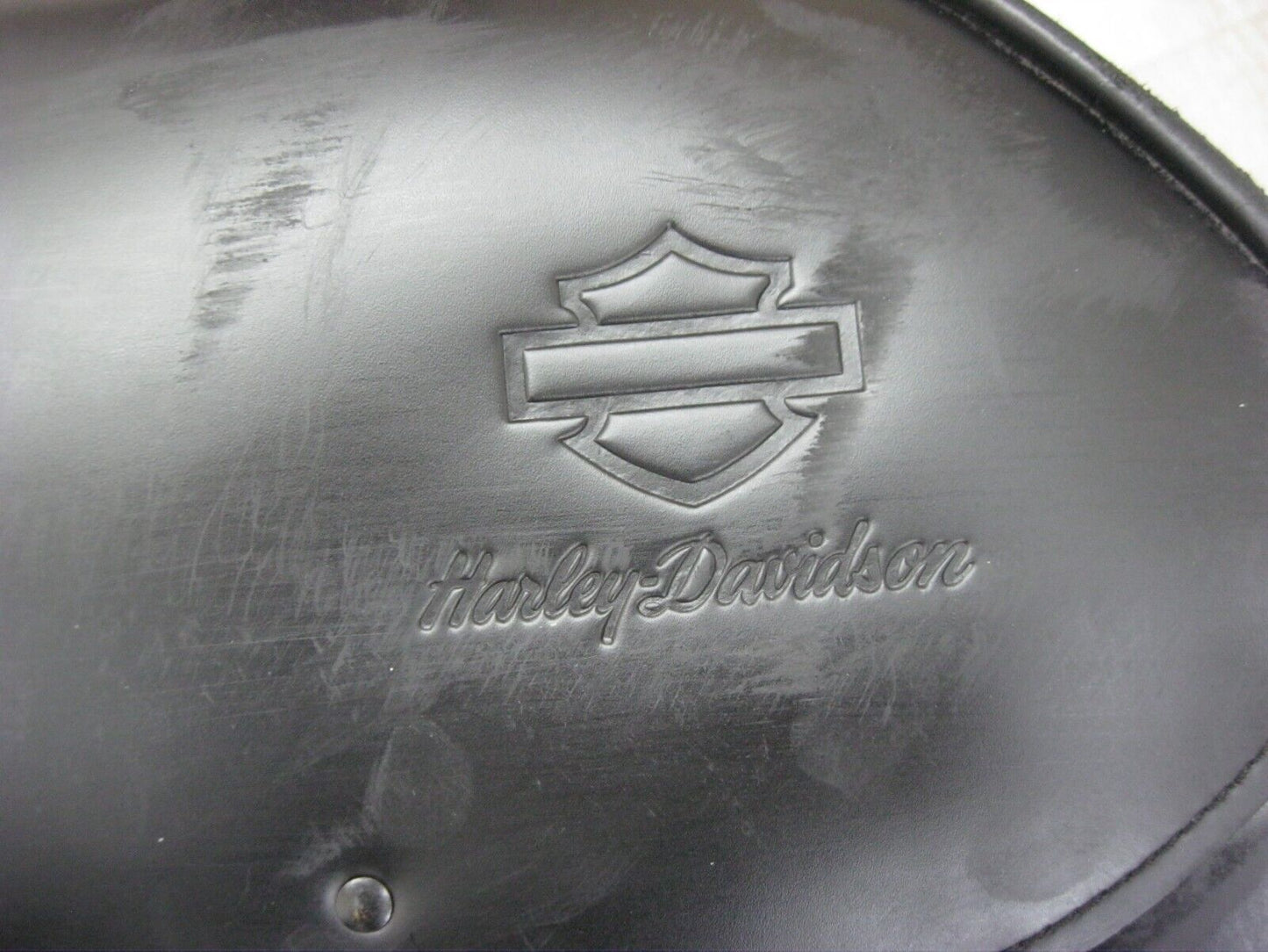 Harley-Davidson OEM RIGHT Leather Saddlebag  RDW92-610068