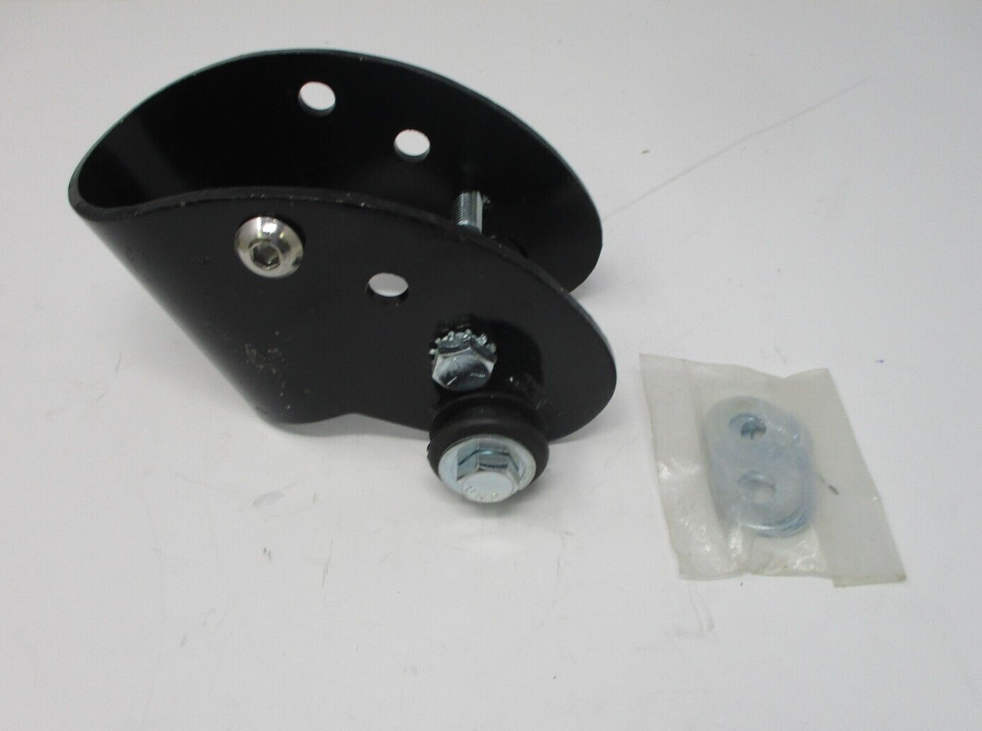 Custom Chrome  Front Tank Mount Kit for Harley Mount  CCI 25-576 25-580  25419
