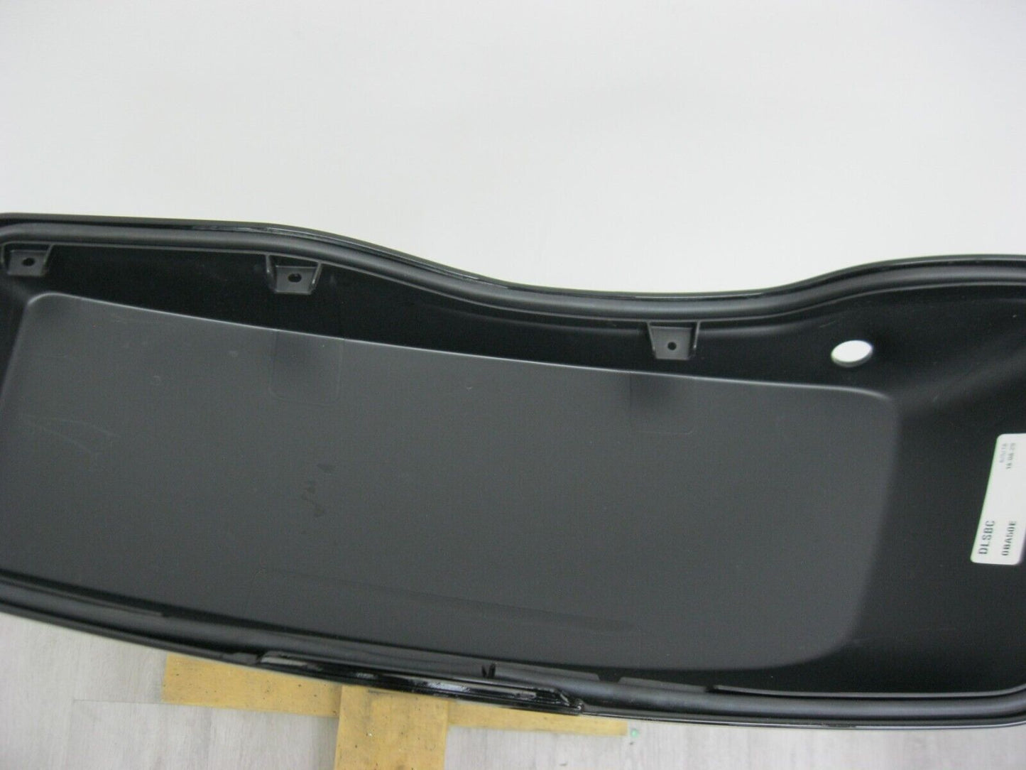 Harley-Davidson OEM Left Saddlebag Lid Vivid Black 90200413 2014-Later