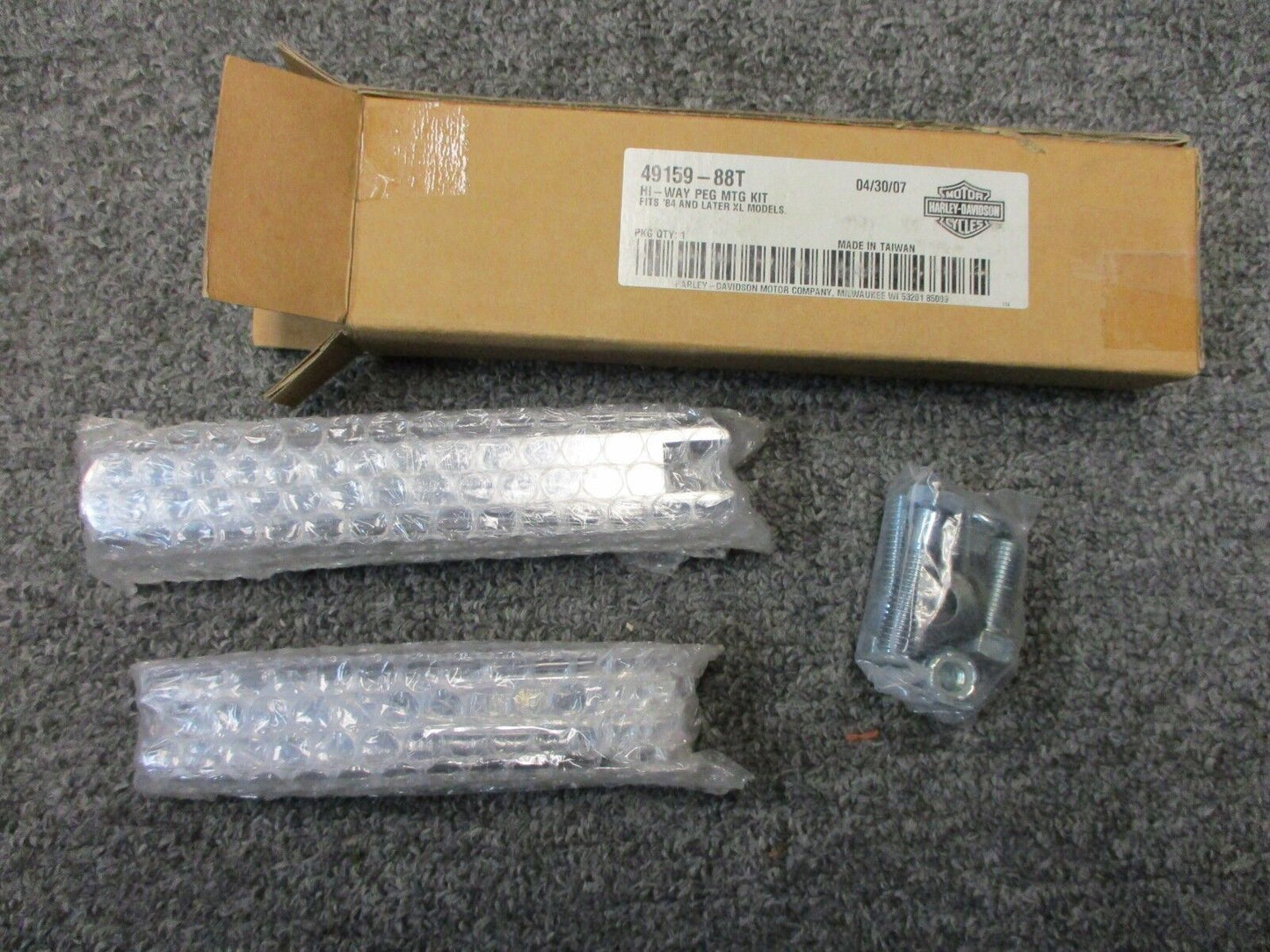 Harley Davidson OEM Chrome Hi-Way Peg Mount Kit 84 Later XL Models 49159-88T