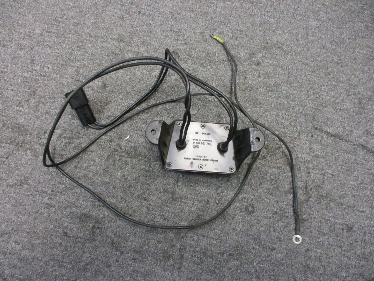 Harley Davidson OEM Voltage Regulator 97-01 FLH Models  74505-97