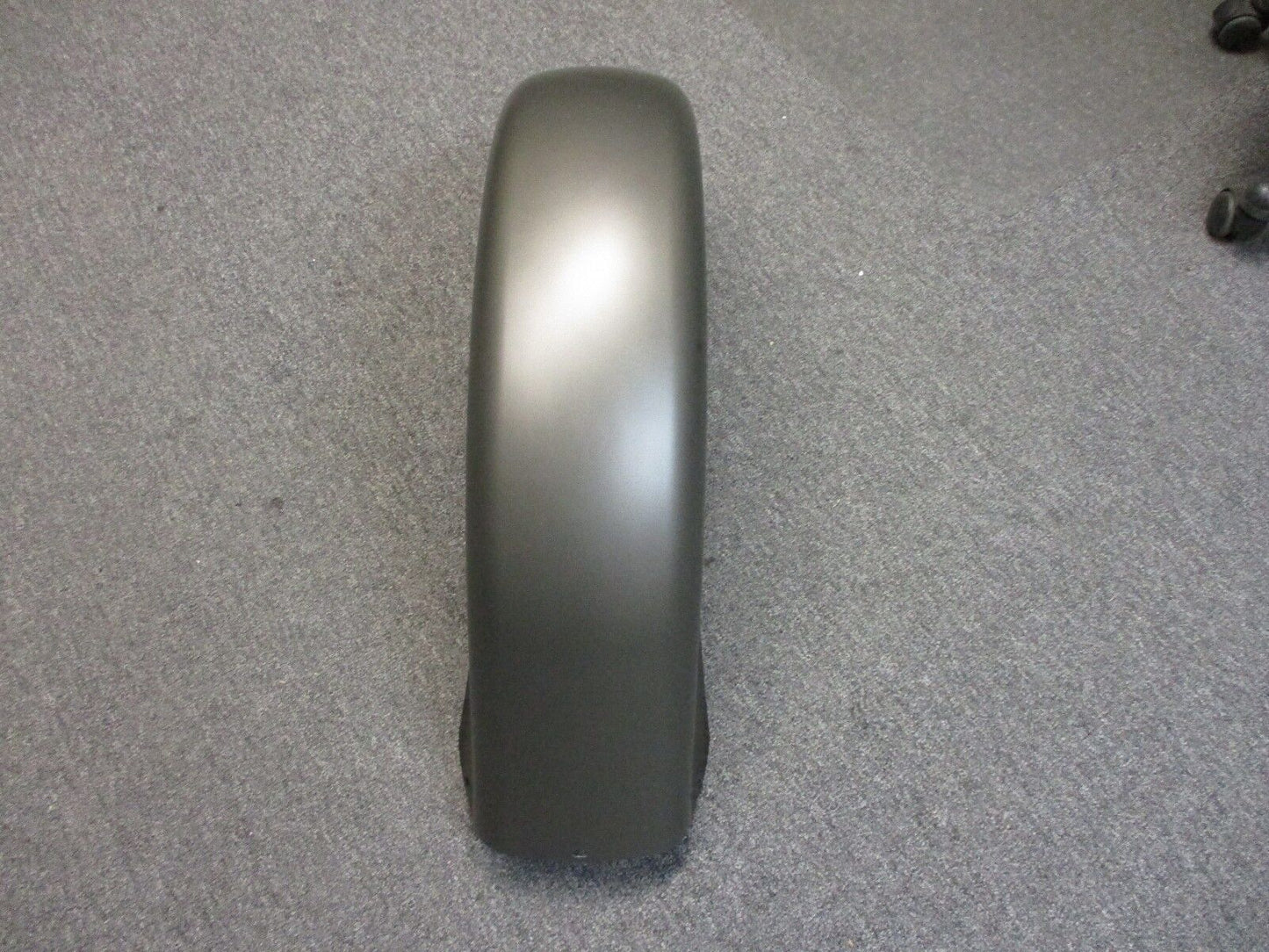 Harley Davidson OEM  14-17 Road King Front Fender Black/Gray   58900032