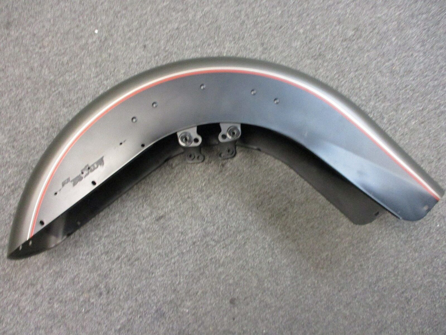 Harley Davidson OEM  14-17 Road King Front Fender Black/Gray   58900032