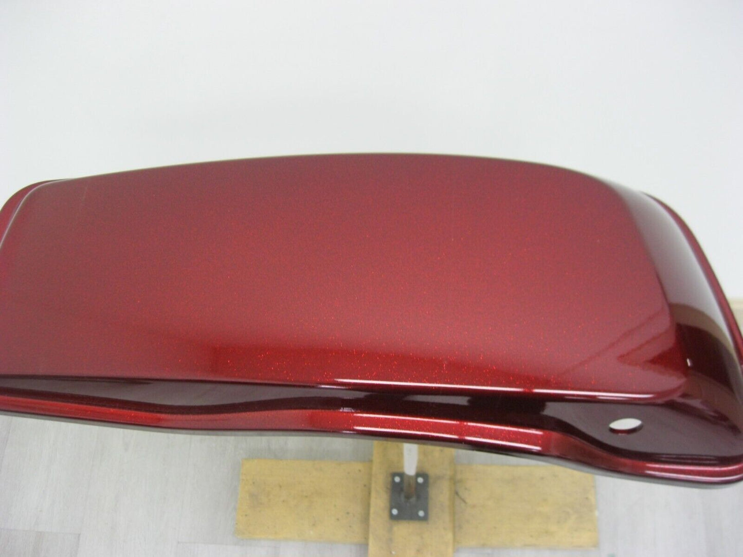 Harley-Davidson OEM Left Saddlebag Lid Metallic Red 90200413 2014-Later