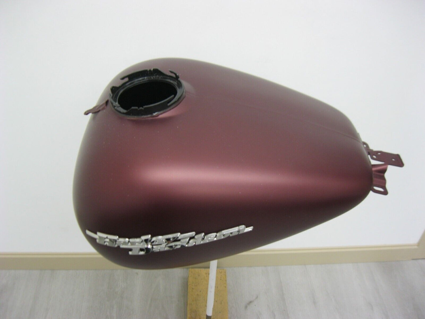 Harley Davidson OEM 2008 FLHX Crimson Red Denim Fuel Tank 61351-08CPD