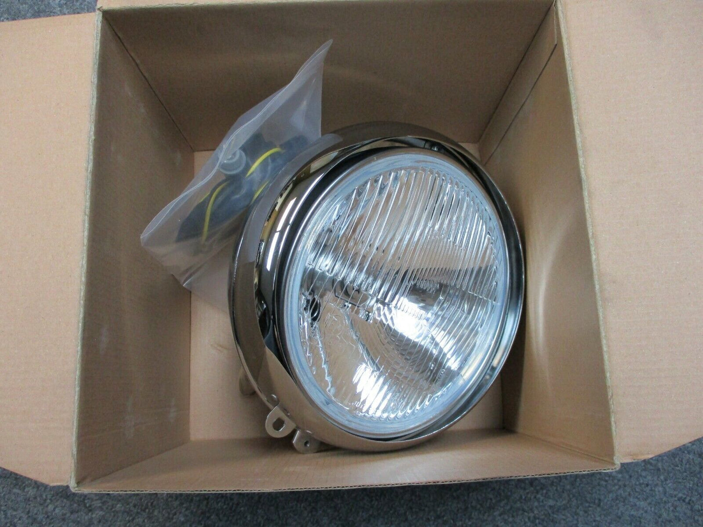 Drag specialties 7 Inch Chrome Headlight Smooth FLST 2001-0328