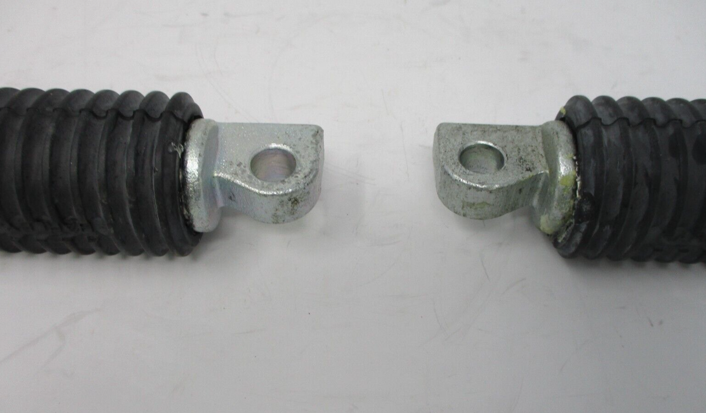 Harley-Davidson  Large Cushioned Footpegs Pair 49110-98