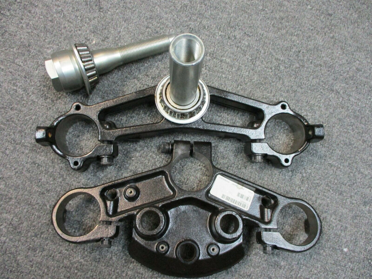 Harley Davidson OEM Triple Tree FLHR, FLHT, FLHX, FLTR Touring Models 14-19