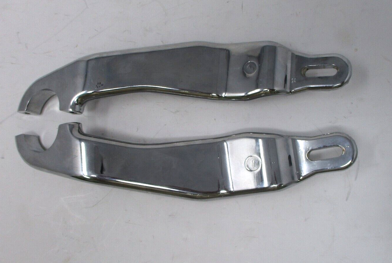 Harley-Davidson Fairing Support Brackets 47200261 47200262