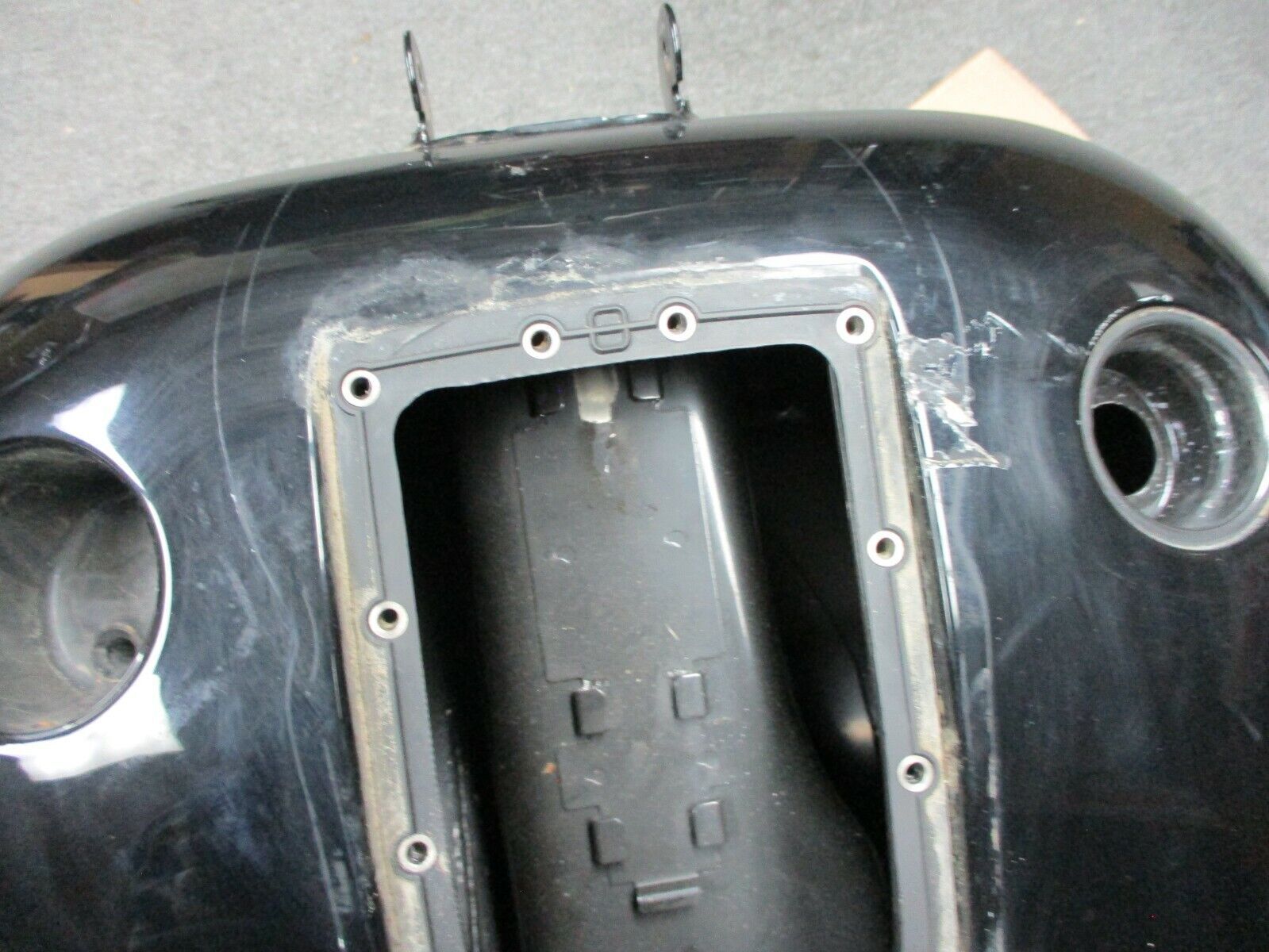 Harley Davidson OEM FXDWG Dyna Fuel Tank Vivid Black Damaged 61586 Harley Davidson OEM FXDWG Dyna Fuel Tank Vivid Black Damaged 61586