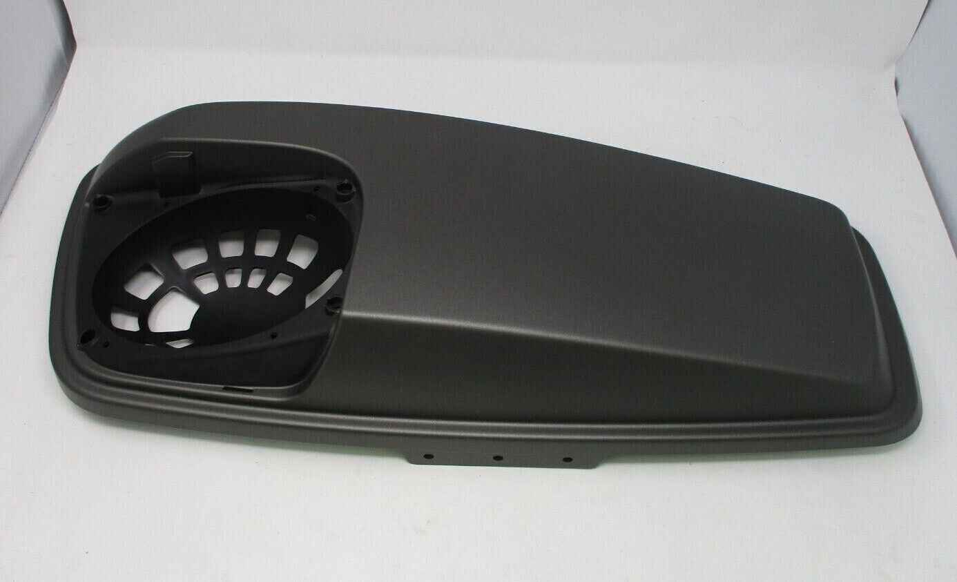 Harley Davidson OEM '16 CVO Street Glide LH Saddlebag Lid 90201142EAZ