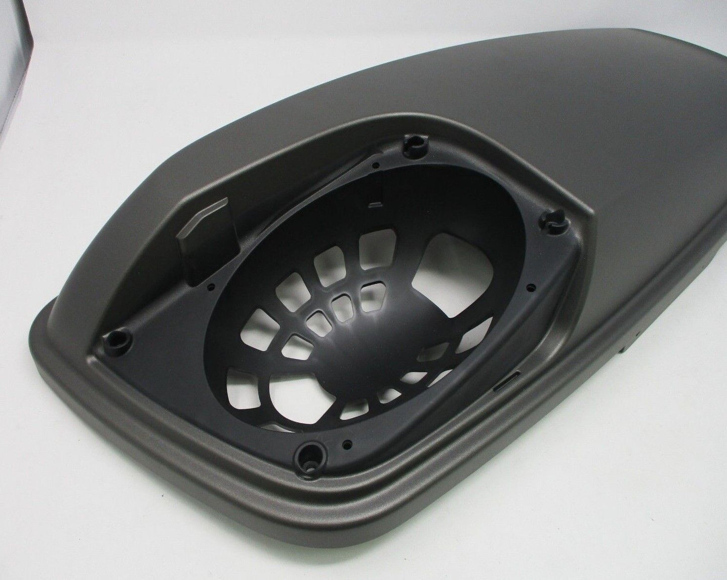 Harley Davidson OEM '16 CVO Street Glide LH Saddlebag Lid 90201142EAZ