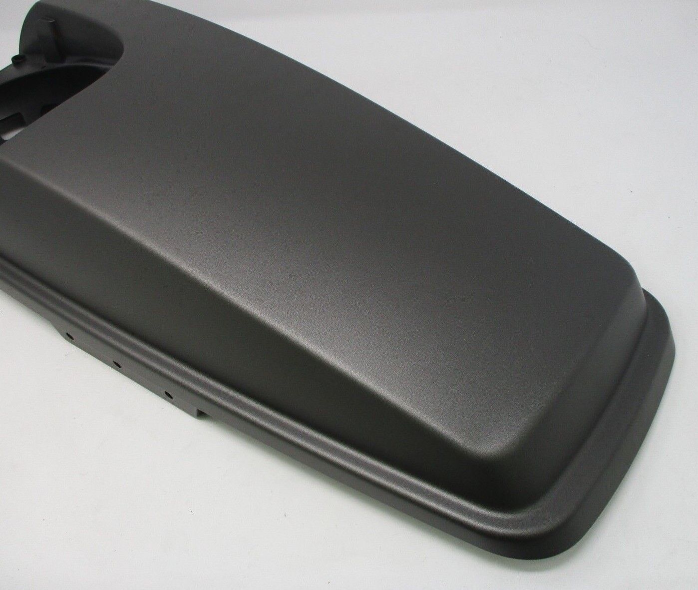 Harley Davidson OEM '16 CVO Street Glide LH Saddlebag Lid 90201142EAZ