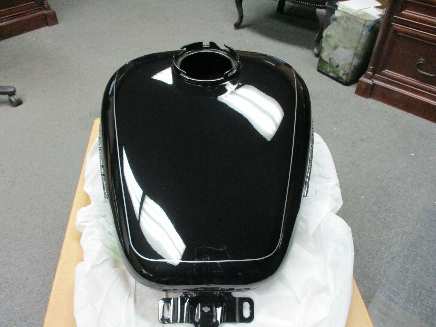 Harley Davidson OEM FLTR Fuel Tank Vivid Black Silver Stripe 61000138DBX