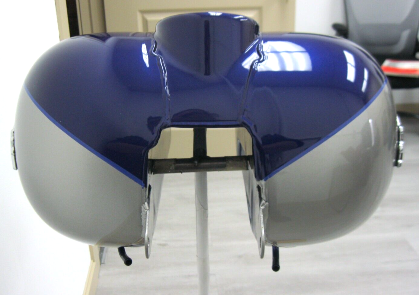 Harley-Davidson OEM 2007 FLHTCU Deep Cobalt & Pewter Pearl Fuel Tank 61356-07CHE