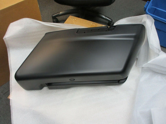 Harley Davidson OEM FLHP/FLHR/FLTR/FLHX Right Saddlebag Prime 90200412