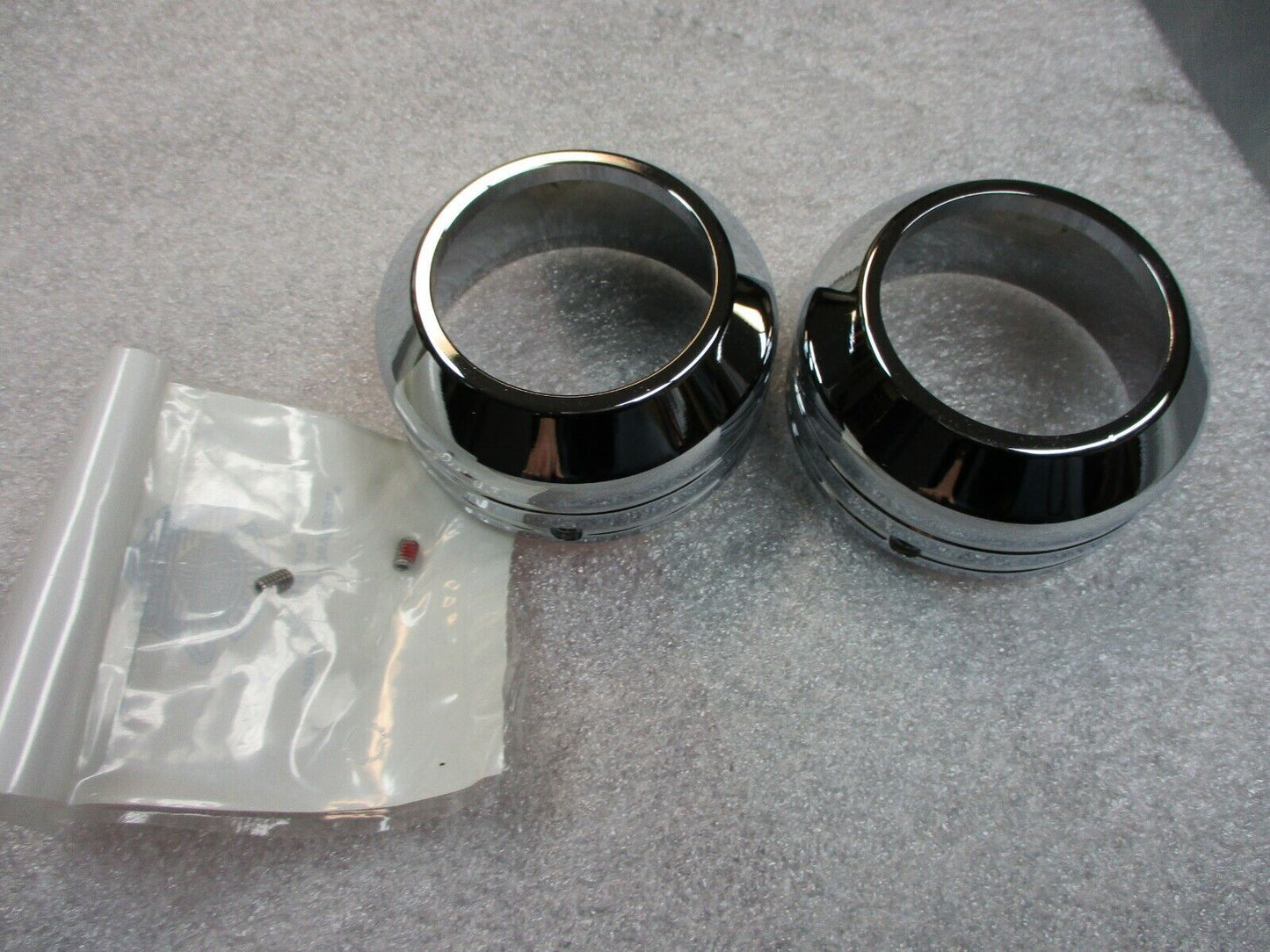 Harley Davidson OEM Chrome Grooved Billet Front Fork Slider Dust Covers 46319-04