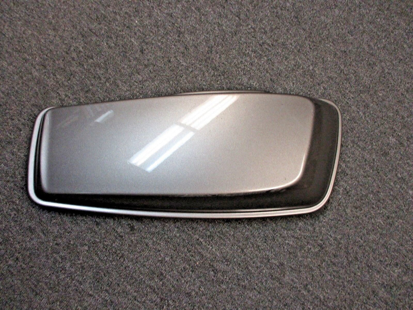 Harley Davidson OEM FL Touring Left Saddlebag Lid Silver  90200411 (Prime#)