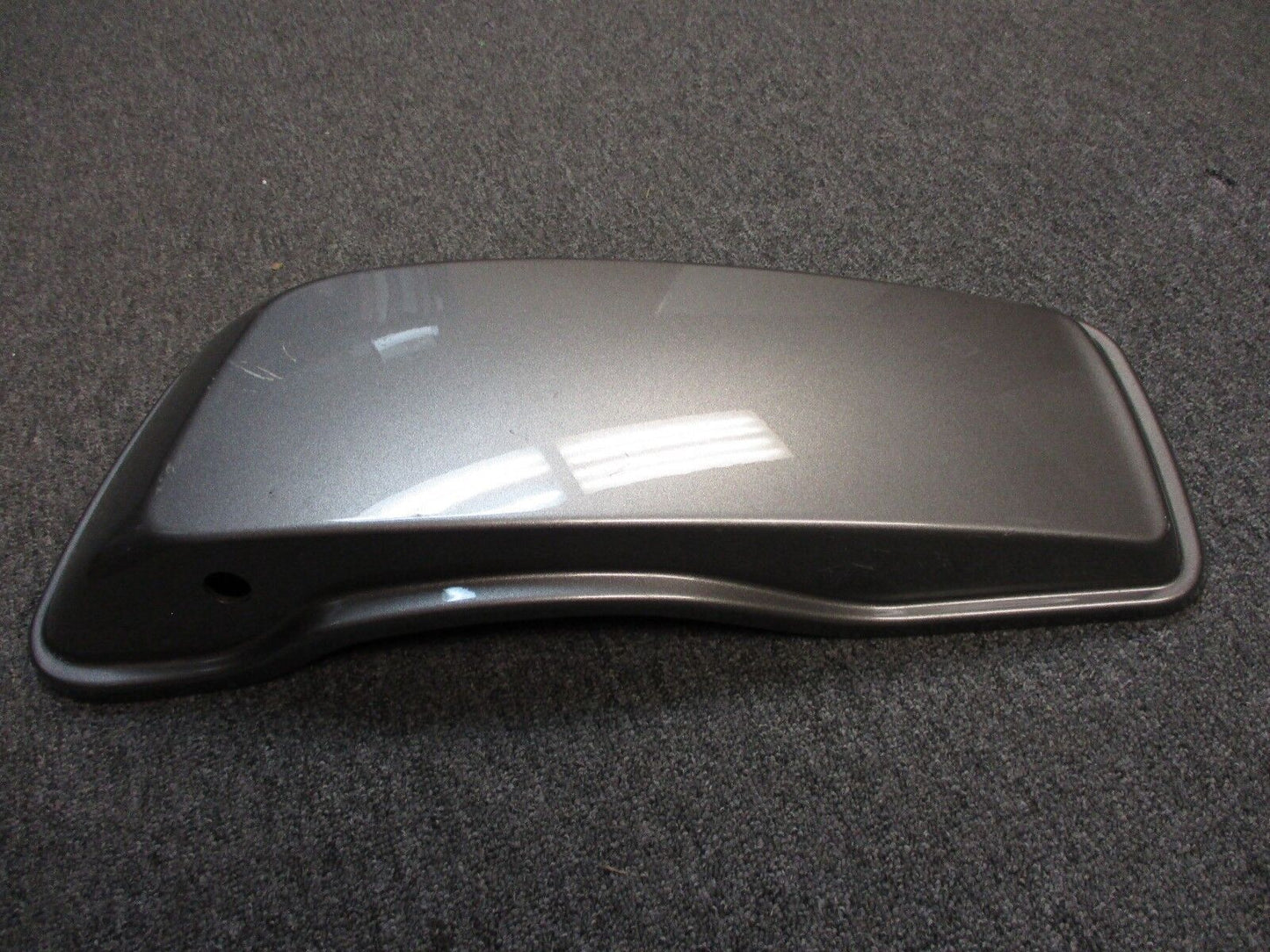 Harley Davidson OEM FL Touring Left Saddlebag Lid Silver  90200411 (Prime#)