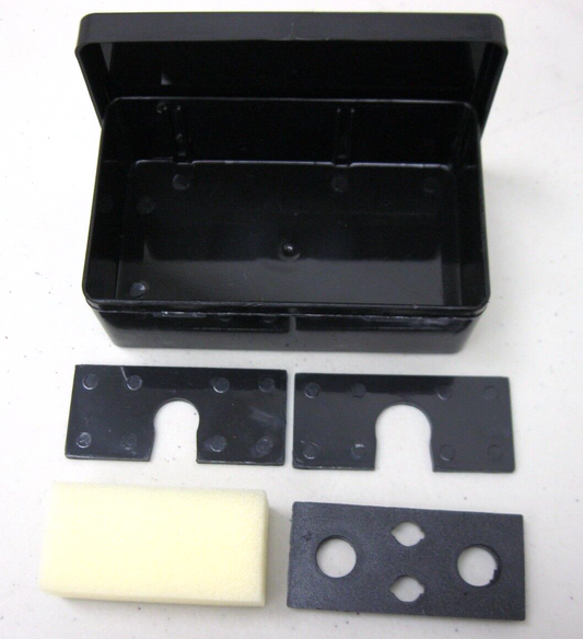 MOTOVAN BLACK PLASTIC PLUG & BULB HOLDER  012-113