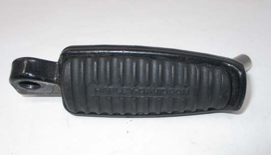 Harley-Davidson XL1200 Sportster Right Side  Front Footrest Footpeg 33134-07CAZ