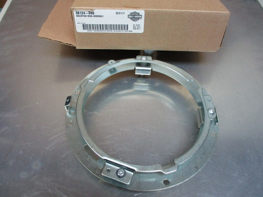 Harley Davidson OEM FLHT FLHR Mounting Ring Assembly  68124-04B