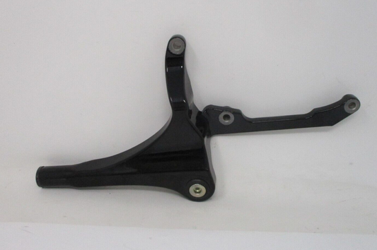 Harley-Davidson OEM '14-'17  Dyna Muffler Support Bracket Assembly 65500032