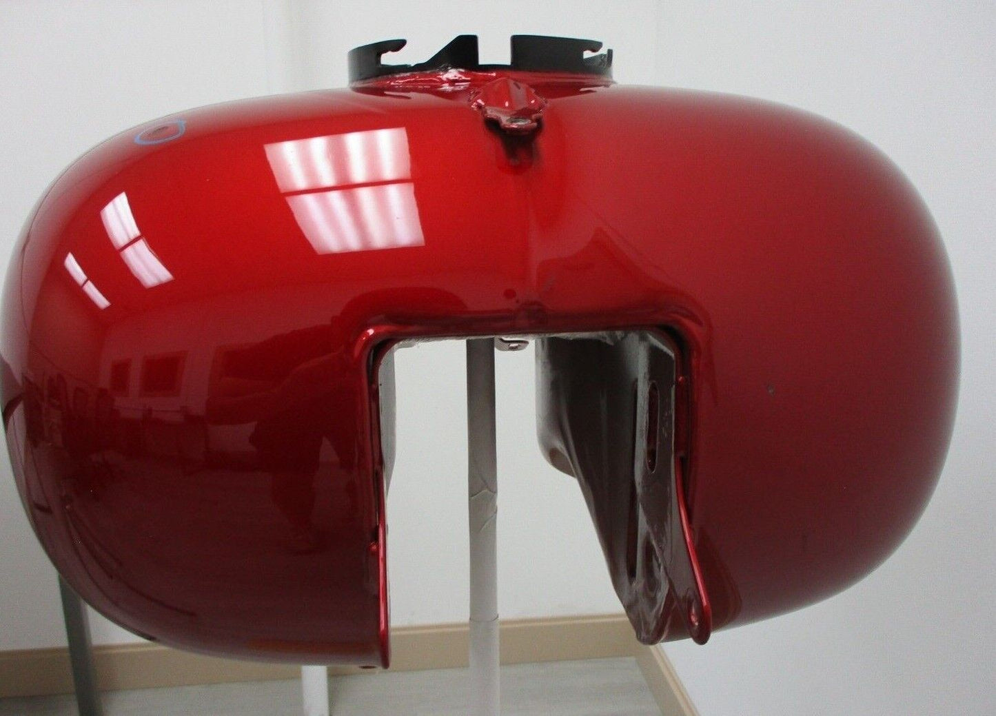 Harley Davidson OEM Fuel Tank Velocity Red Sunglo 61356-08 61000131DZT