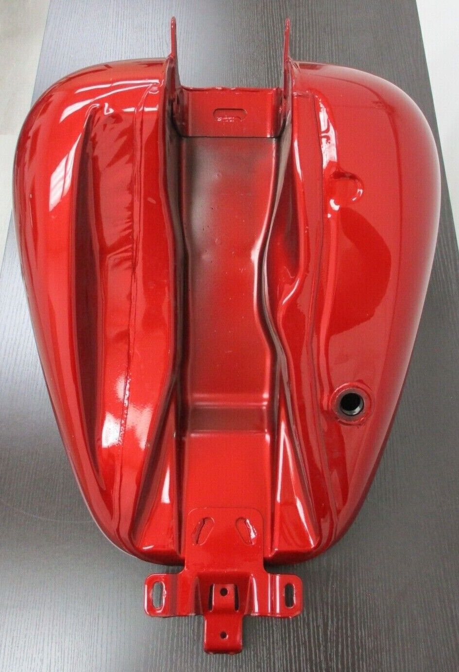 Harley Davidson OEM Fuel Tank Velocity Red Sunglo 61356-08 61000131DZT