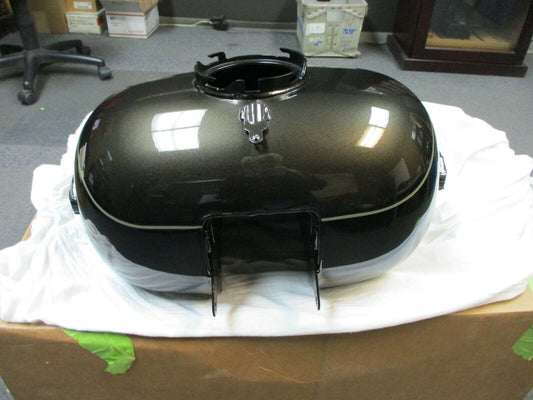 Harley Davidson OEM FLHTCUTG Fuel Tank River Rock Grey/Vivid Black 61000016EOK
