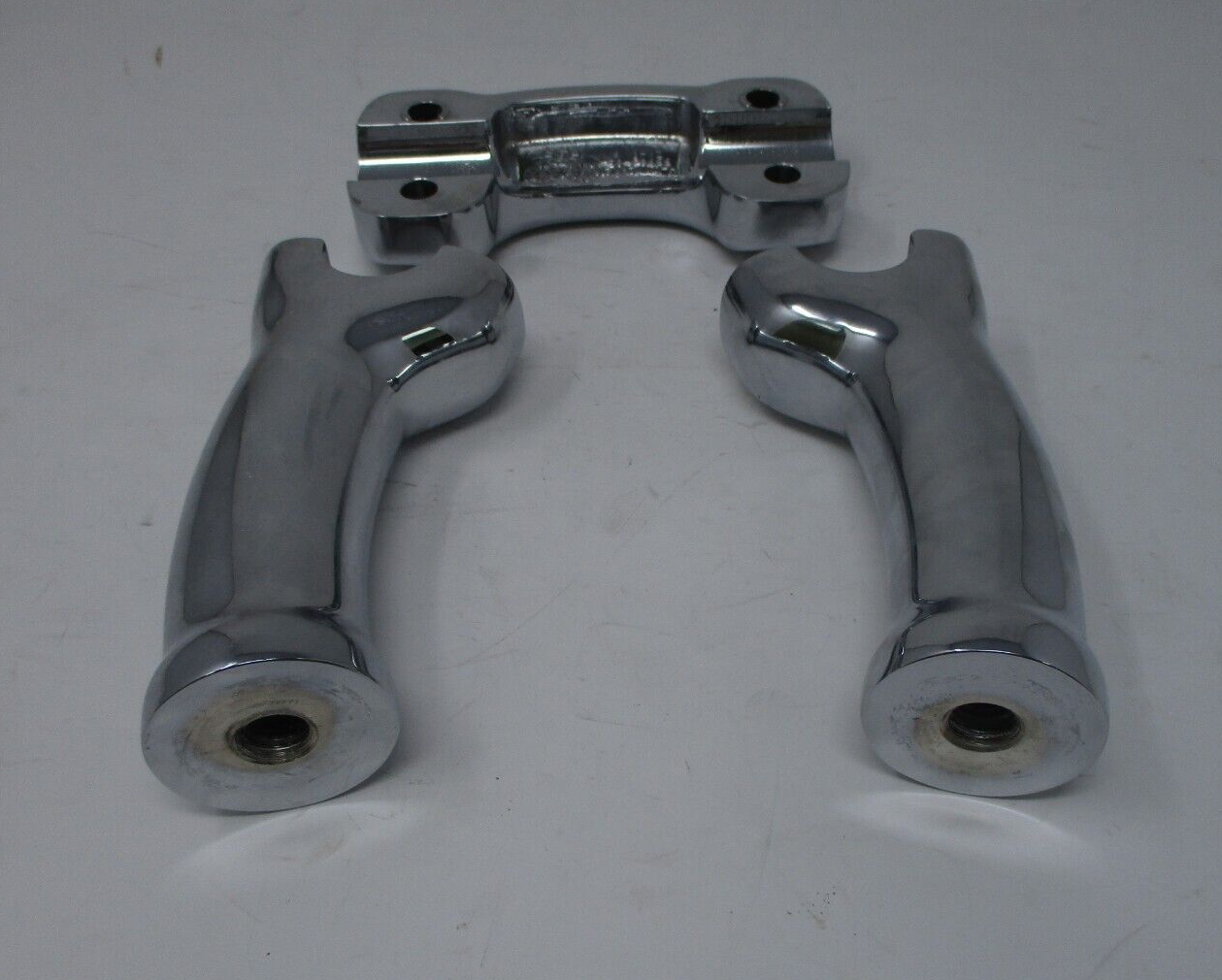 Harley-Davidson Handlebar Risers and Clamp 55902-05  55903-05