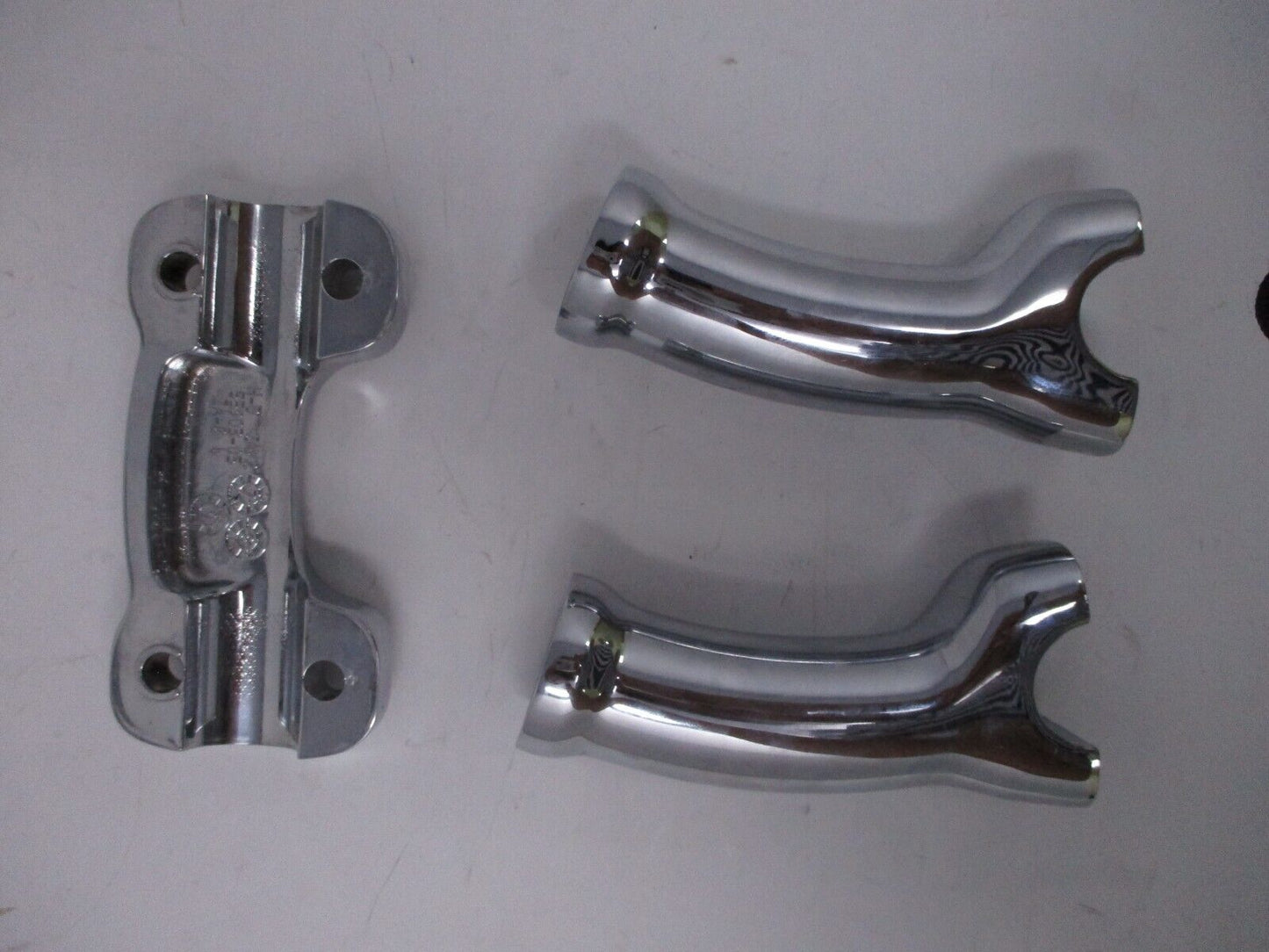 Harley-Davidson Handlebar Risers and Clamp 55902-05  55903-05