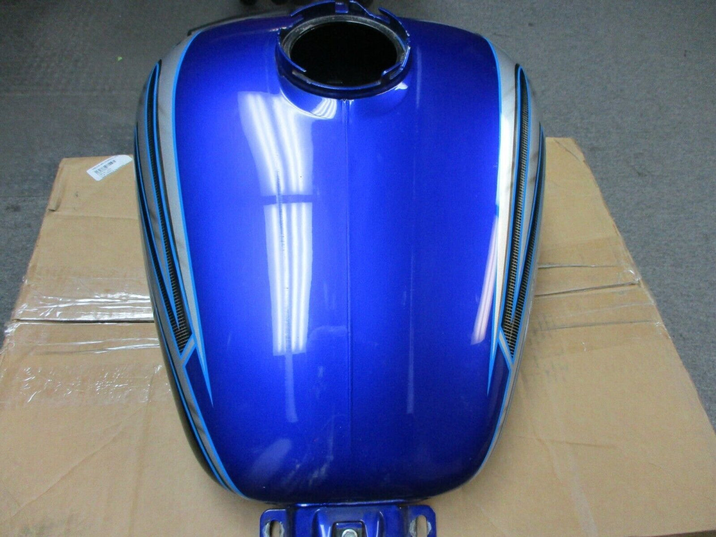 Harley Davidson OEM FLHX 08 Limited Edition Frost Bite Fuel Tank 35/200